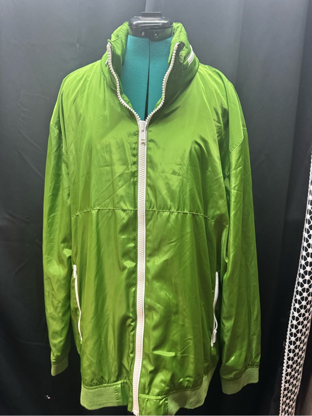 GAP Navy and Bright Green Jacket Label Detail